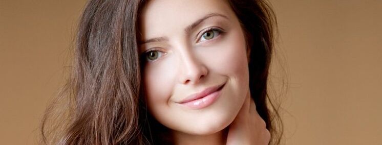 ápolt, egészséges hajú lány